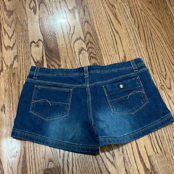 AE button fly jean shorts ❌SOLD❌ - Picture 2 of 5